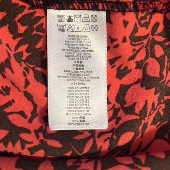 Michael Michael Kors Red and Black Floral Tunic Size Small - Picture 10 of 10
